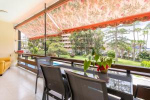 Seafront apartment just 200m from Las Vistas Beach