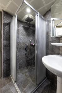 Kuran Hotel International