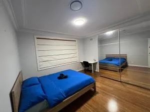 4 Yellow Room - Beecroft