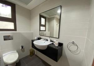 Dream Inn Apartments - Luxury 2 BR Mina Al Fajer - Harbor View - Al Fujairah