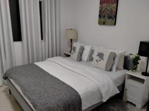 2Bedroom Fully Furnished Apartment for Rent in JLT with Lake View Near to DMCC Metro Station