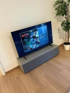 Perfekt für 2! Küche Netflix Terrasse Flughafen