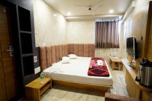 Hotel New Sundaram 150 Mtrs from Dargah