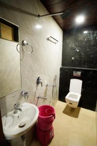 Hotel New Sundaram 150 Mtrs from Dargah