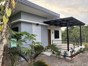 Casa Mameli 700 m from Sibukaw Beach