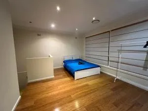 66 Red Room - Beecroft