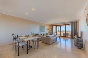 Sea view apartment El Paraiso Estepona