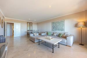 Sea view apartment El Paraiso Estepona