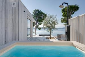 Villa Luna Buqez - 1st Sea line by Beach