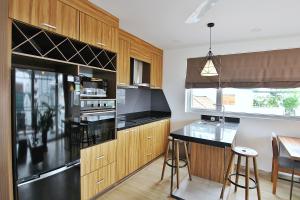 Beautiful apartment with large balcony near West Lake, Tay Ho, Ha Noi