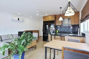 Beautiful apartment with large balcony near West Lake, Tay Ho, Ha Noi