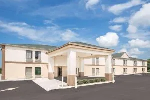 Super 8 by Wyndham Galesburg - Macomb