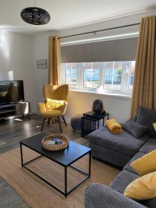 44 Gower holiday village Ty Gŵyr Cosy 2 bedroom Chalet with a seasonal indoor pool