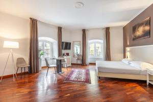 Inn Rome Rooms & Suites