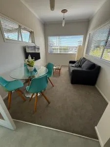 Coastal comfort, close to beach & eateries - Torbay