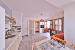 LavantaKaş 2 50 mt to Long Bazaar in Kas Square