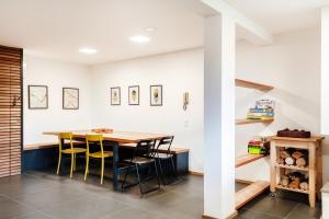 Modern Flat by Quokka 360 - In the hills bordering Italy