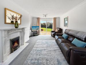 Amaya Nine Sleeps 7 Large 4 bed house - Bottesford