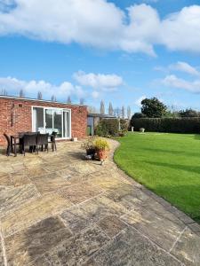Amaya Nine Sleeps 7 Large 4 bed house - Bottesford