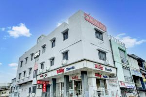 Hotel Silk, Premier Budget Friendly Luxury Hotel In Surat, Perfect For Families, Couples and Business Travelers