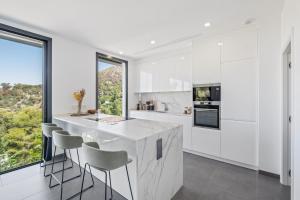 Villas Pinares - Sea,City,Mountain Views, Gym SaltPool BBQ - Beach 2km, City 5km