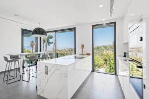 Villas Pinares - Sea,City,Mountain Views, Gym SaltPool BBQ - Beach 2km, City 5km