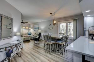 Colonnade Club 174