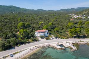 Mediterranean Seaside Apartments - Deak