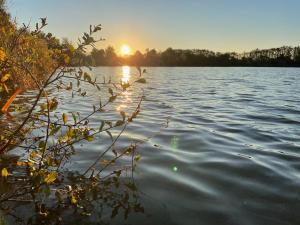 Tentes de luxe Tente luxe vue Etang avec jacuzzi 4 : Tente