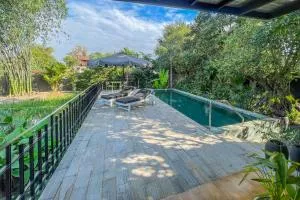 Private pool villa with rice field sunset views - Phum Pobos