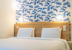 Hotels Kyriad Cannes - Mandelieu : photos des chambres