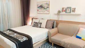 Elio Del Ray Studio walk to BTS