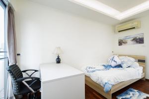 Luxurious 6BR Villa with Pool & Games at Sukhumvit