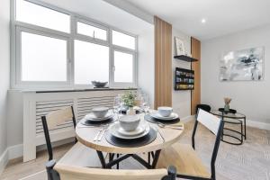 Warm & Welcoming Stay, Near Arnos Grove