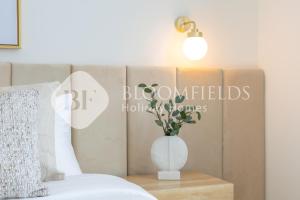 Bloomfields Stylish 2Br Maid Noya Viva