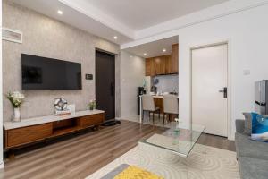 Luxe place with pool,gym,mini mart in yaya center