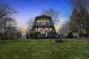 Beautiful Lakeview Chateau with Stunning Views home - Rutledge