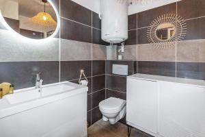 Le Pied Dans Leau - Calm - Sun - Seaside - Hipprodrome - Racetracks