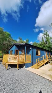 The Blue House - Romantic Mountain Cabin