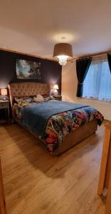 The Blue House - Romantic Mountain Cabin