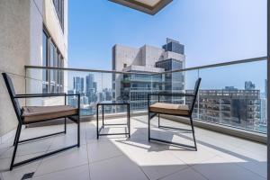 Luxury 1BR Downtown Huge Living Balcony View