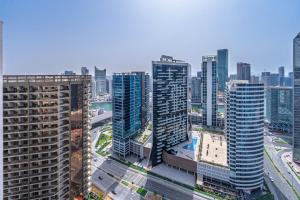 Luxury 1BR Downtown Huge Living Balcony View