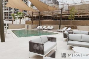 Mira Holiday Homes - Bright studio with Burj Khalifa view in Business Bay