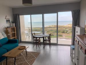 Studio front de mer 8eme etage