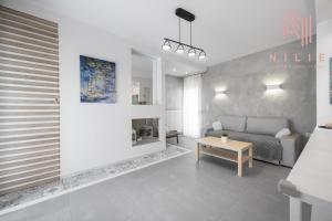 Pendente, Nilie Hospitality MGMT