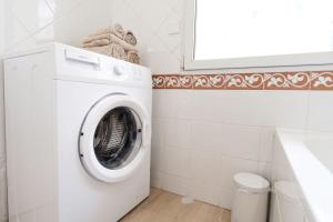 Appartements Les Sorbiers - CENTRE VILLE - Spacieux & Climatisation : photos des chambres