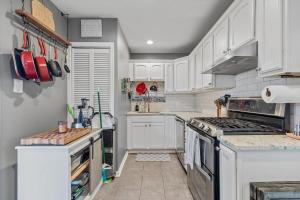 ALX Cape Cod 3-BR Near Old Town & Mount Vernon