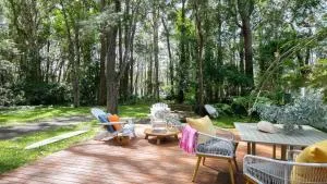 Cozy Lakeside Retreat Just A Short Walk To Beach - Macmasters Beach