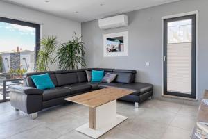 Manatee - Modern & Luxurious villa