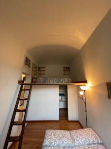 Grazioso bilocale in palazzo liberty in zona Porta Susa